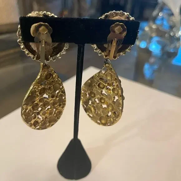 Earrings amethyst Centerstone, with silver embellishment that looks like beading - Picture 2 of 3